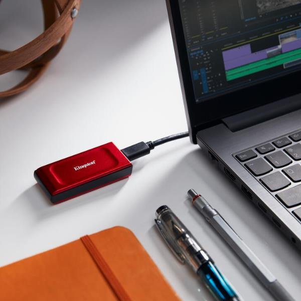 Kingston XS1000 - SSD - 2 TB - …